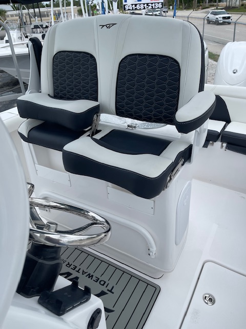 NEW 2025 TIDEWATER 256 LXF (Center Console) - Image 5