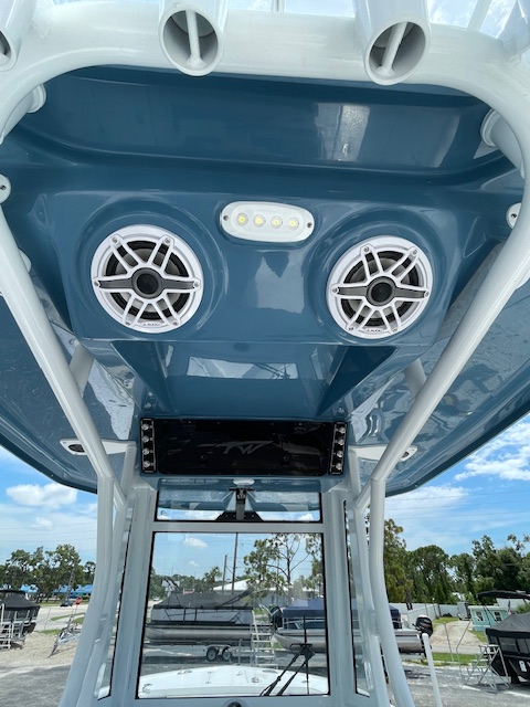 NEW 2025 TIDEWATER 256 LXF (Center Console) - Image 13