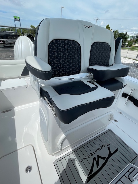 NEW 2025 TIDEWATER 256 LXF (Center Console) - Image 15
