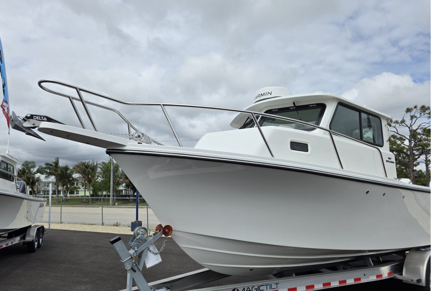 2026 Parker 257 Explorer