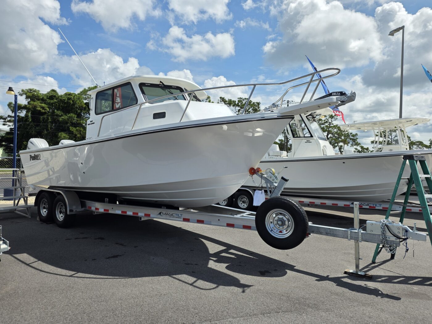 2027 Parker 257 Explorer - Image 2