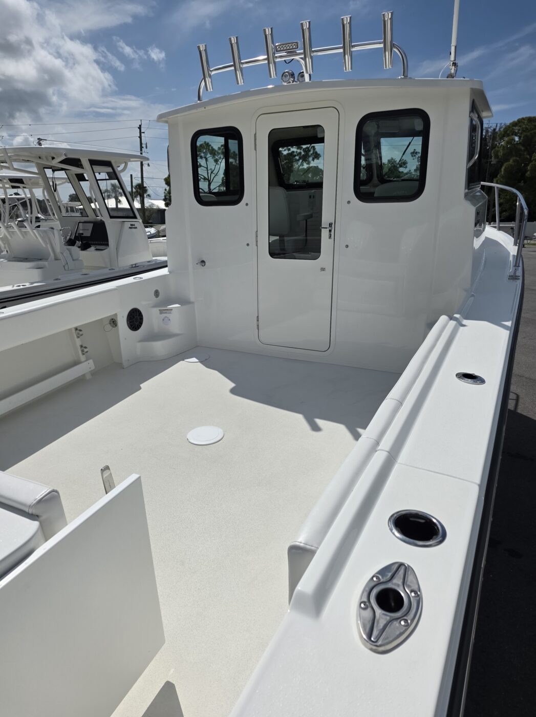 2027 Parker 257 Explorer - Image 6