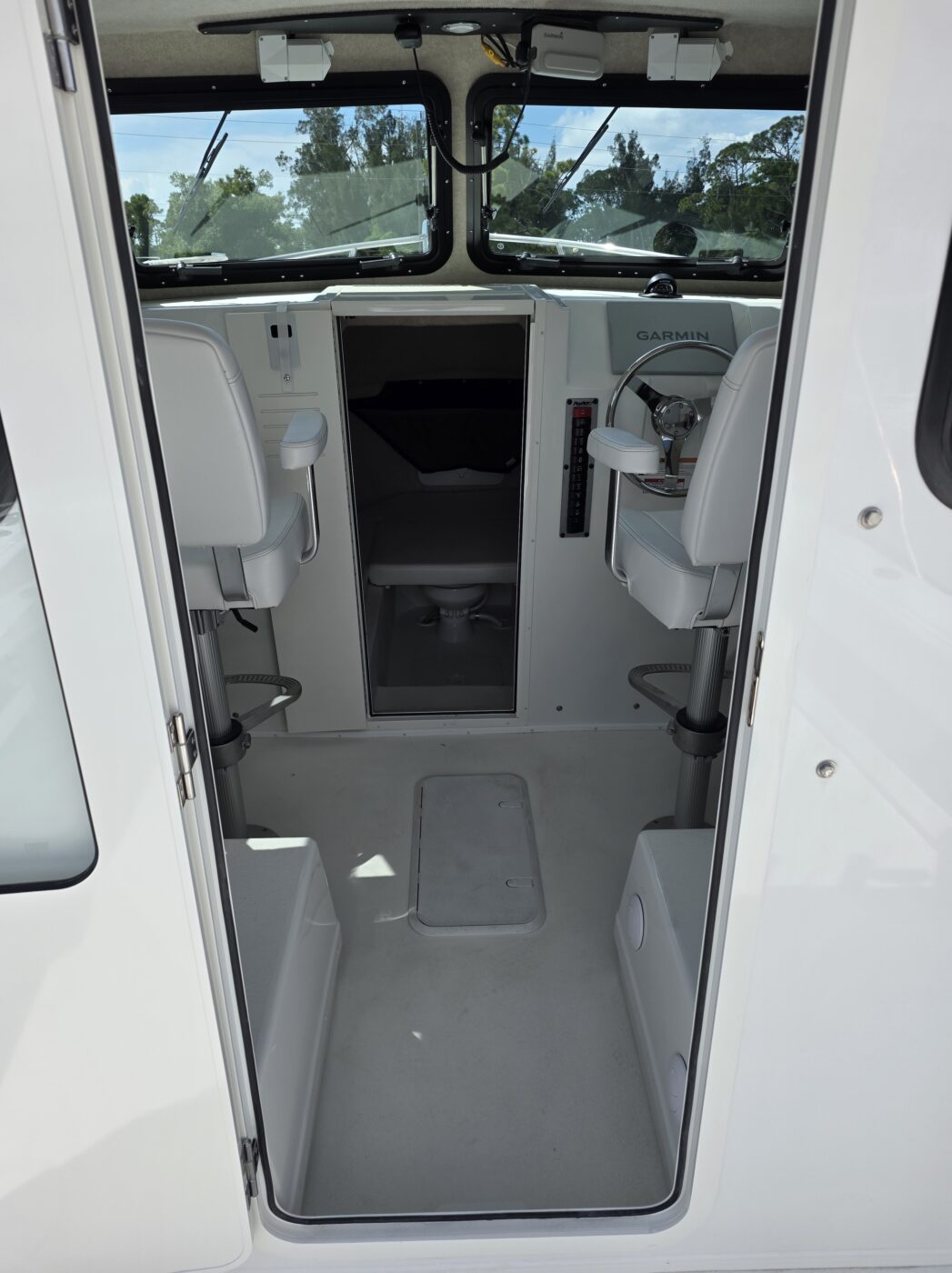 2027 Parker 257 Explorer - Image 7