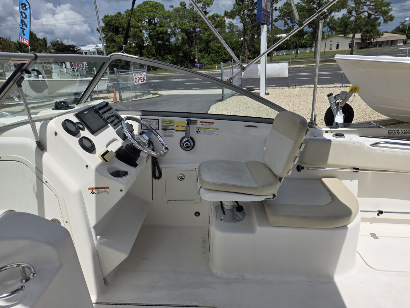 2012 Wellcraft 210 Sportsman - Image 11