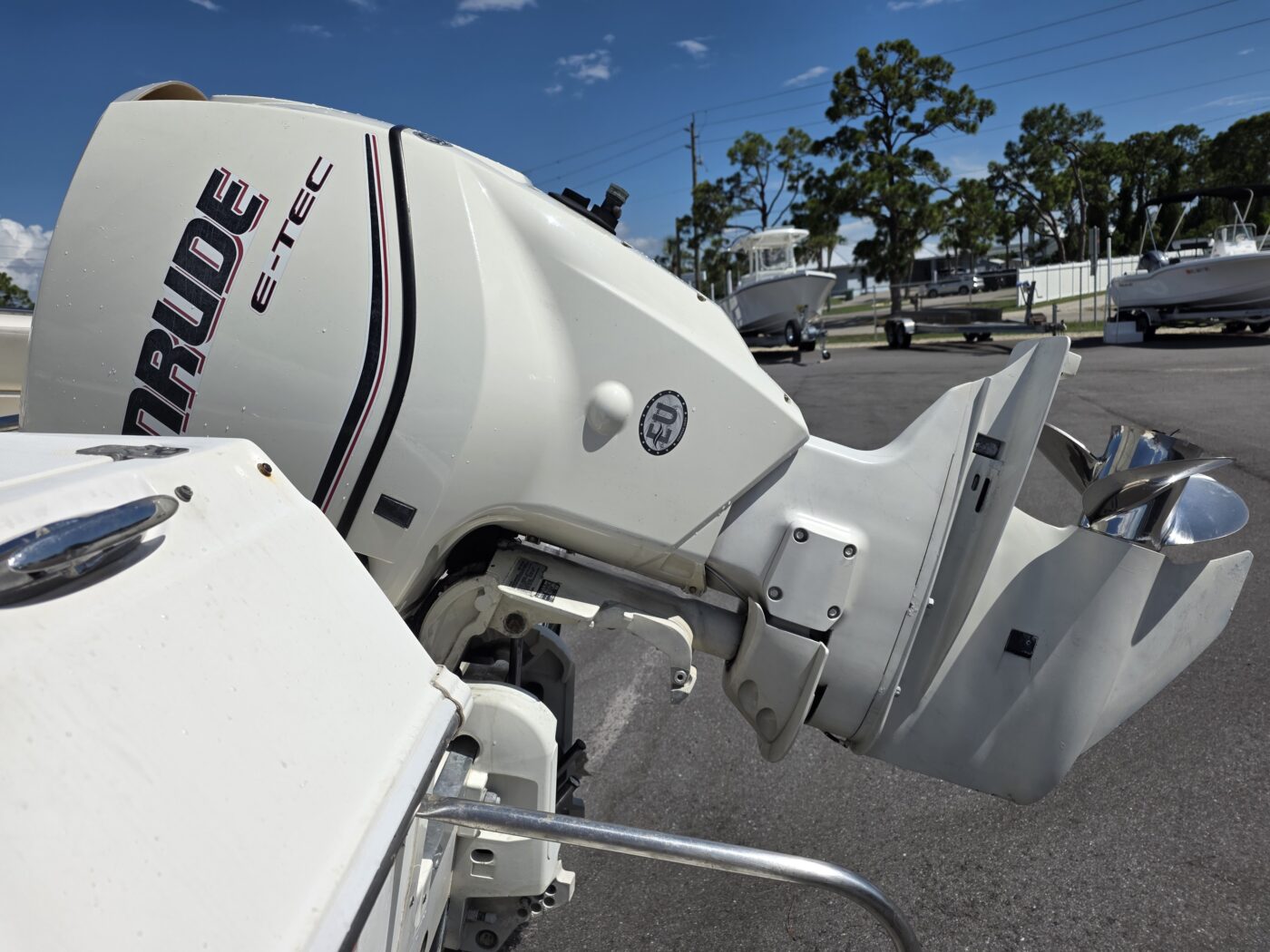 2012 Wellcraft 210 Sportsman - Image 3