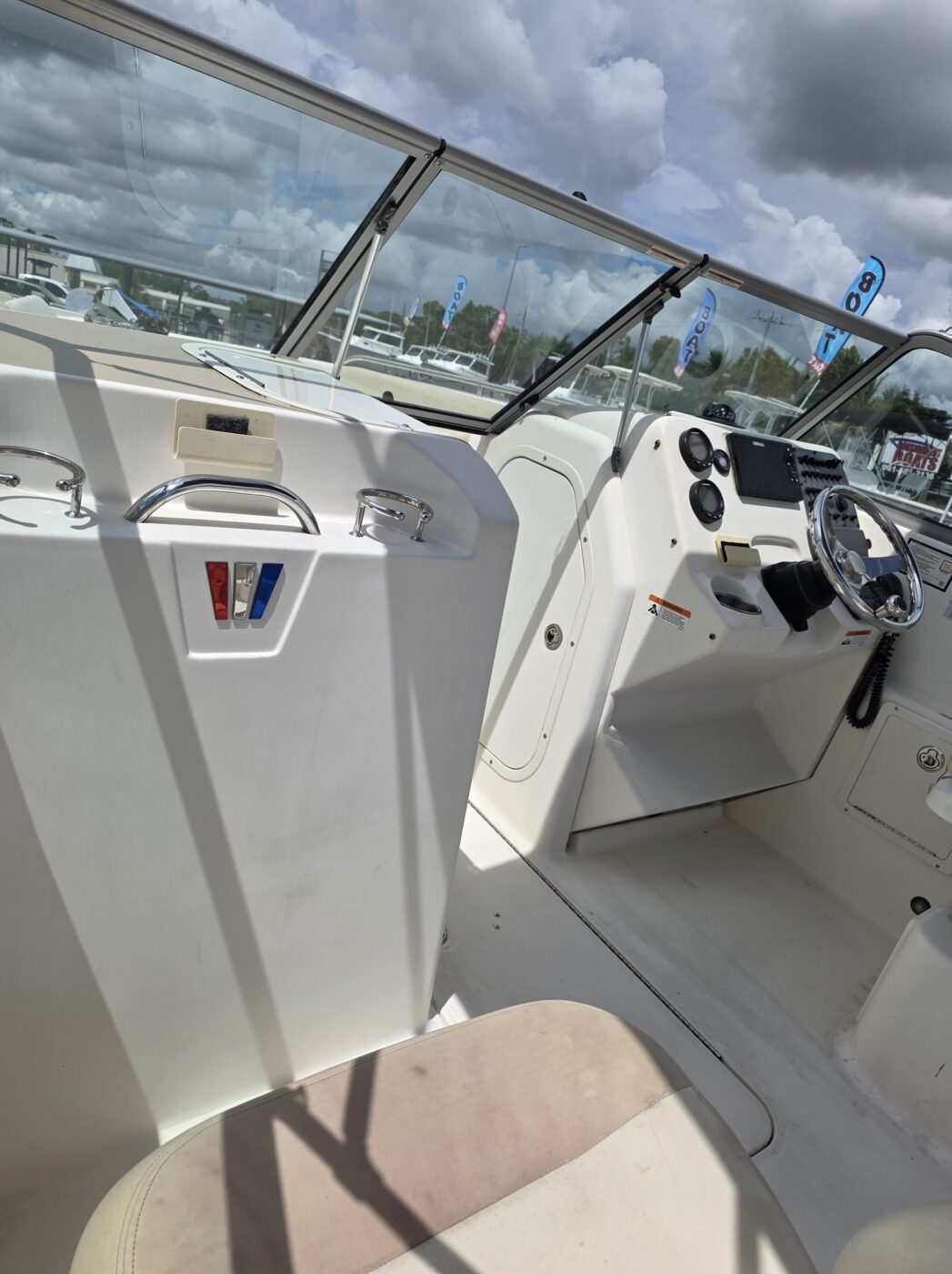 2012 Wellcraft 210 Sportsman - Image 7